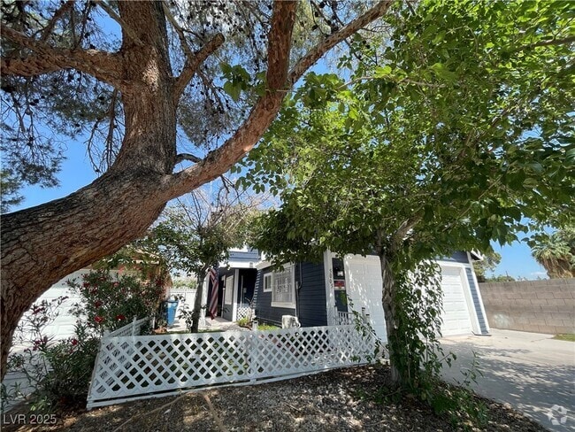 Building Photo - 5005 Celebrity Cir Rental