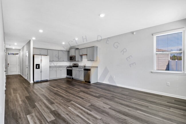 Photo - 2222 Sanctum St