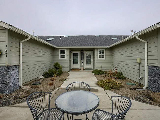 Photo - 1549 SW Kalama Ave