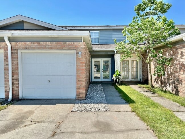 Photo - 1828 Whispering Oaks Ln Townhome