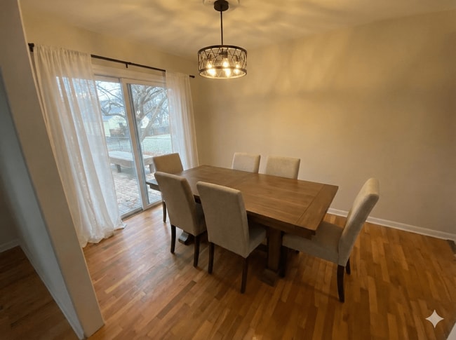 Photo - 1900 Holly Way