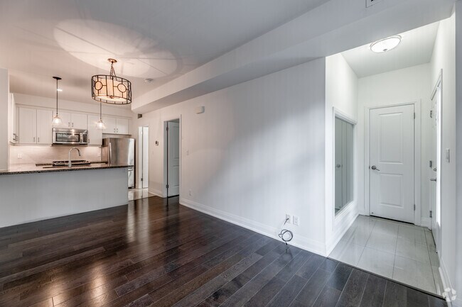 1BR, 1BA - 529SF - Living Room