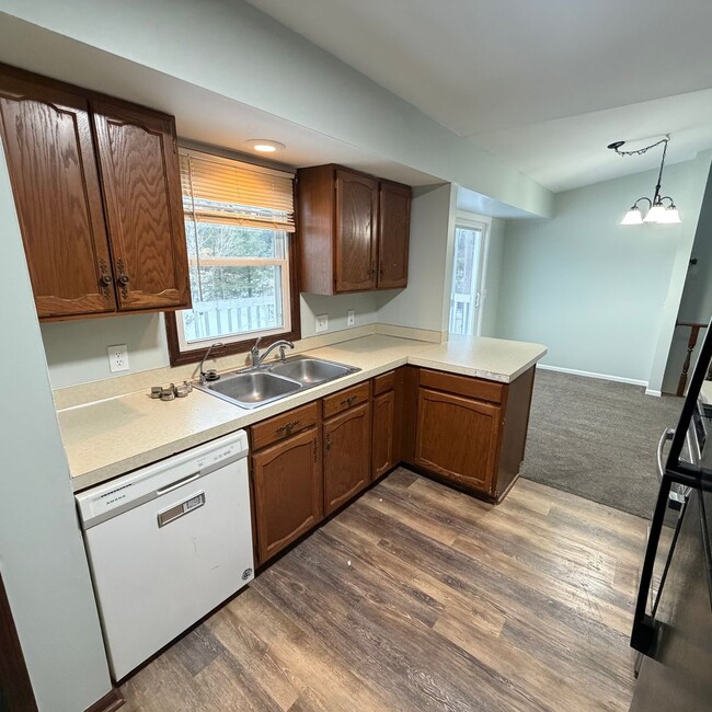 Photo - Rockford Schools! 3 Bedroom Duplex Unit 6670 Pleasantivew St. NE