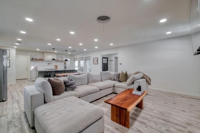 Photo - 2117 Gaston Pl Dr