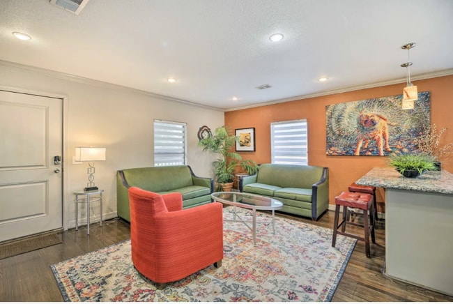 Photo - 2211 Blodgett St Unit 6