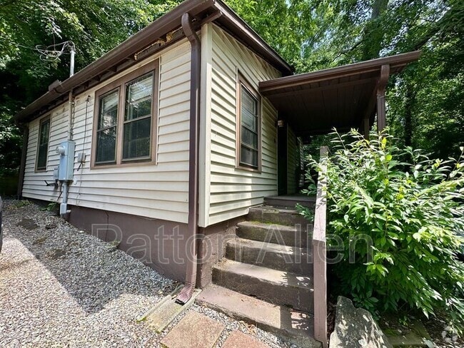 Building Photo - 4 Arbutus Rd Rental