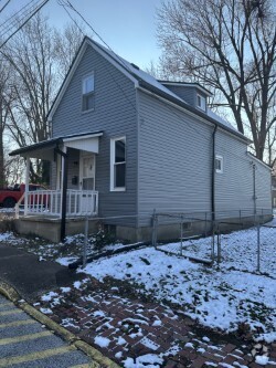 Building Photo - 311 N 10th St Rental
