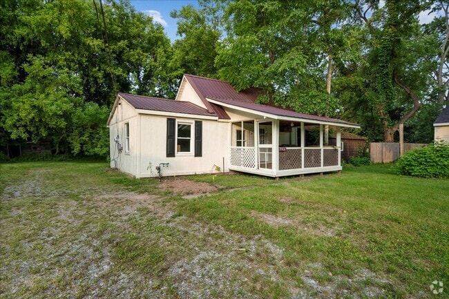Building Photo - 3 Bedroom 1 Bath Rental in Oneida, NY!