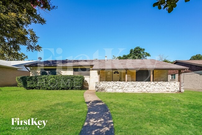 Building Photo - 215 Oriole Blvd