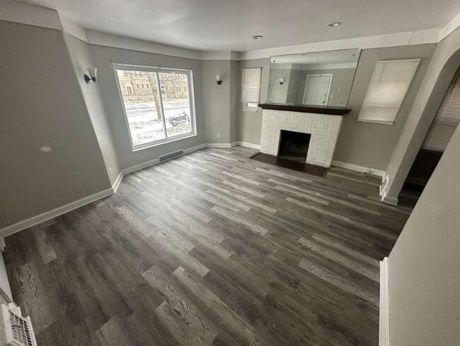 Photo - 14753 St Marys St Unit 14753 St Marys - Lower