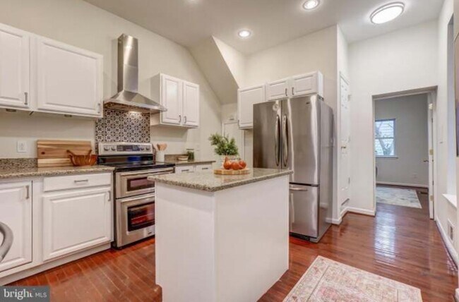 Photo - 619 Florida Ave NW