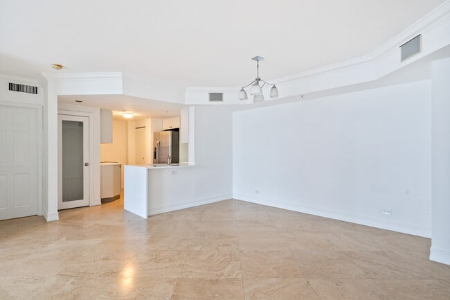 Photo - 701 Brickell Key Blvd Unidad # 1411