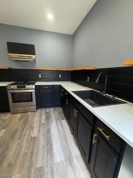 Building Photo - 108 4th Ave Unit A3