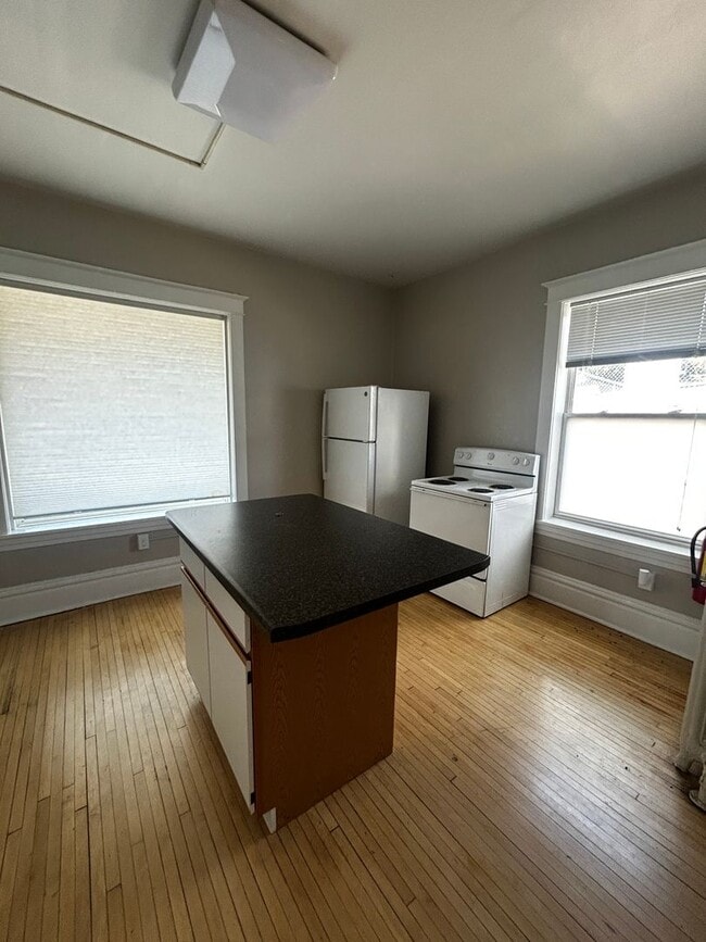 Photo - 214-216 N 2nd Ave E Unit 216 1