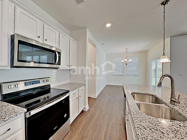 Photo - 260 Lake Vista Dr