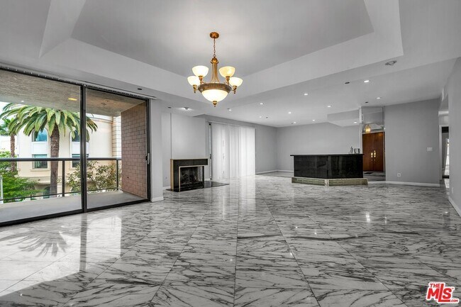 Photo - 125 N Gale Dr House