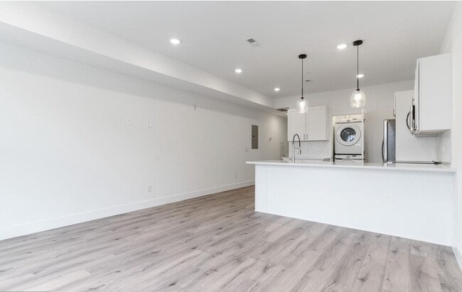 Photo - 2429 W Thompson St