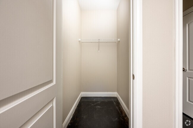 3BR, 2BA - 1,100SF - Primary Closet