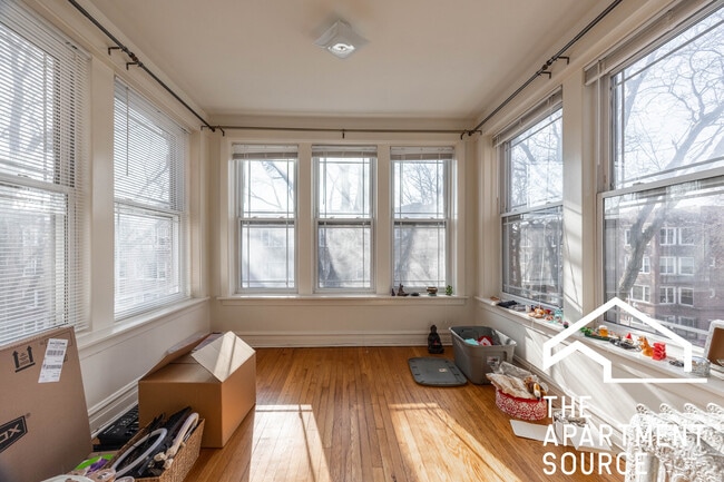 Photo - 1432 W Jonquil Ter