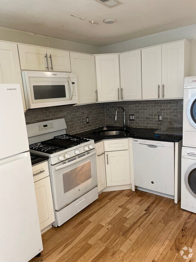 Building Photo - 526 N 31st St Rental