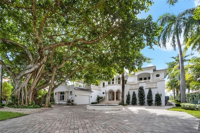 100 Palm Ave