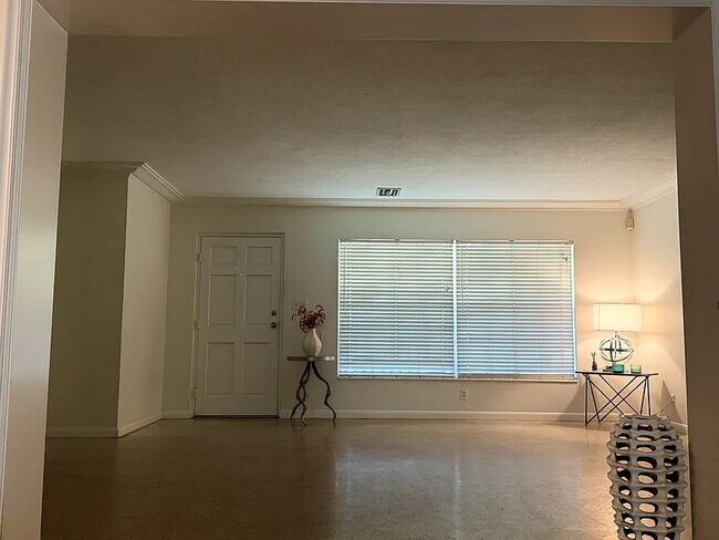 Photo - South Tampa Gem Near Bayshore | Huge Backyard + Prime Location