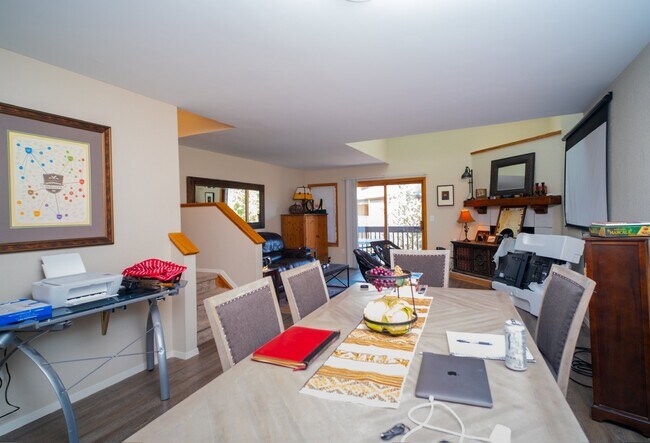 Photo - 2829 Springdale Ln