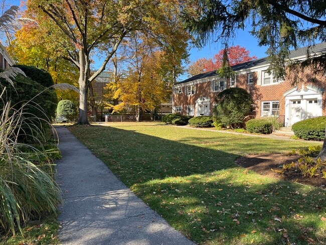 Building Photo - 20 North St Unit 12-2