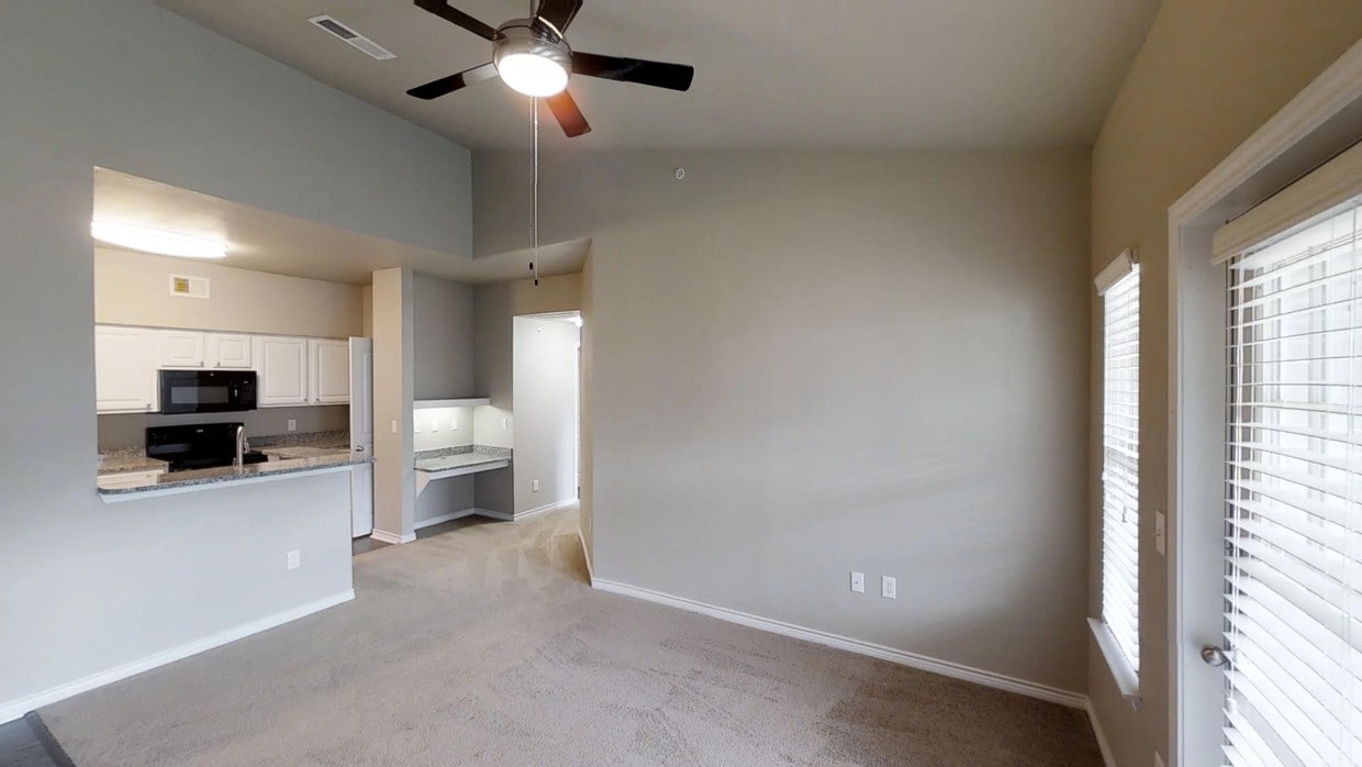 Photo - Stoneleigh Centerton Apartments