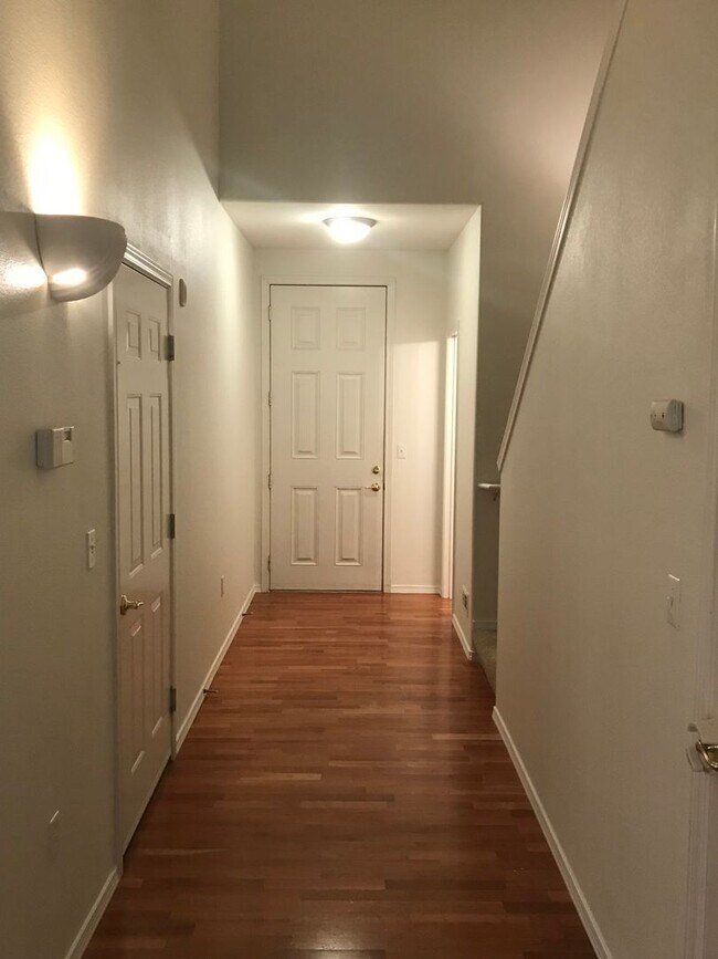 Photo - 4 Bed 3 Bath Gated Townhome Near Maplewood Golf