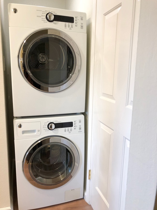 Full Size Stackable Washer/Dryer
