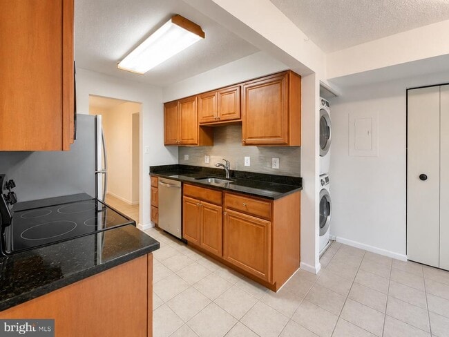 Photo - 10204 Bushman Dr Unidad 324