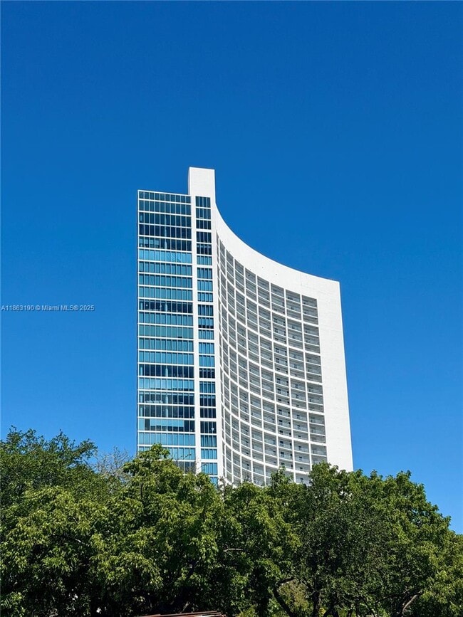 Building Photo - 601 NE 36th St Unit 1408