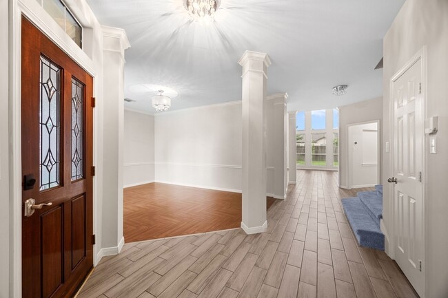 Photo - 2207 Thistlerock Ln