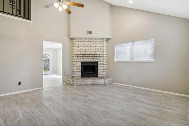 Photo - 9414 Crystal Cove Cir