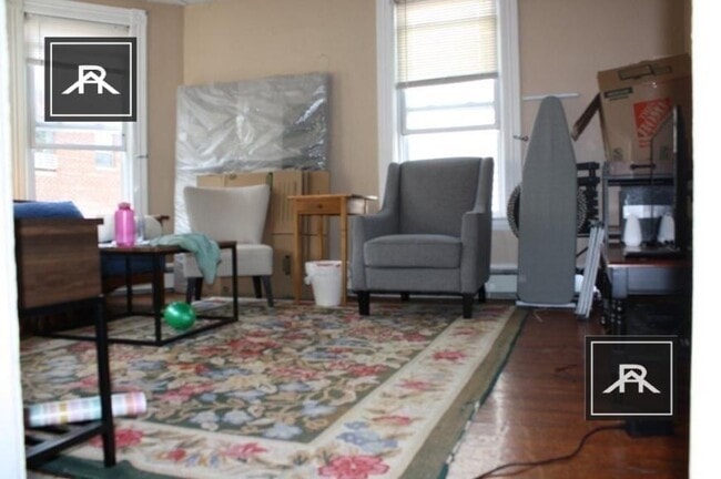 Building Photo - 4 bedroom in Brookline MA 02446 Unit 3 COPY