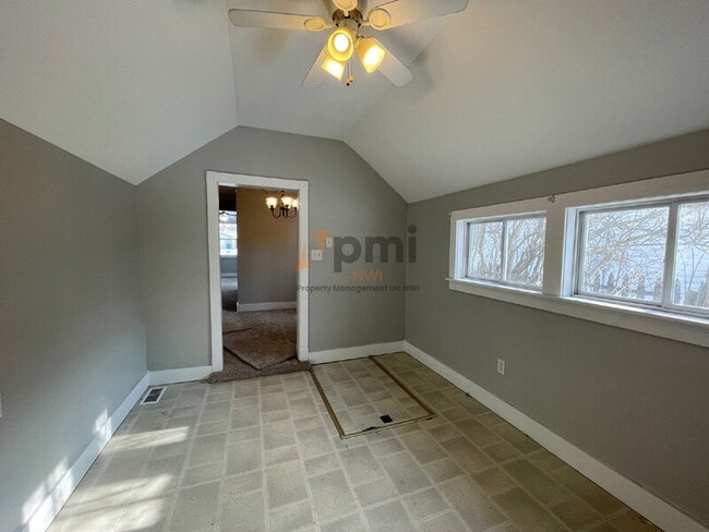 Photo - 406 A St