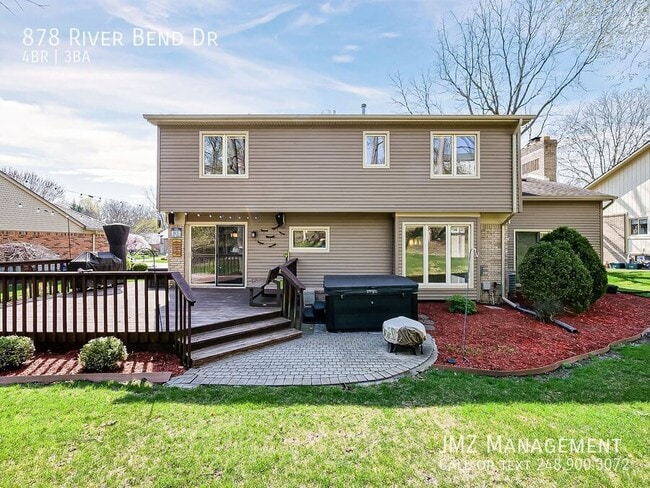 Photo - 878 River Bend Dr