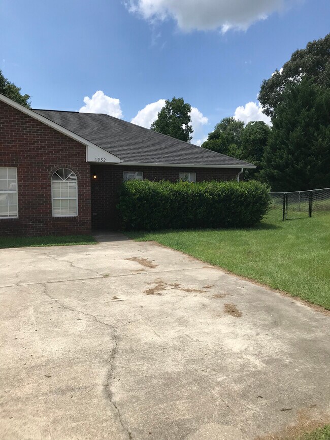 Fenced in Back Yard - 1952 Bluff Ct