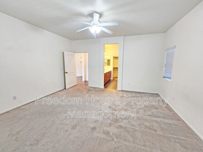 Photo - 5434 Cansano St