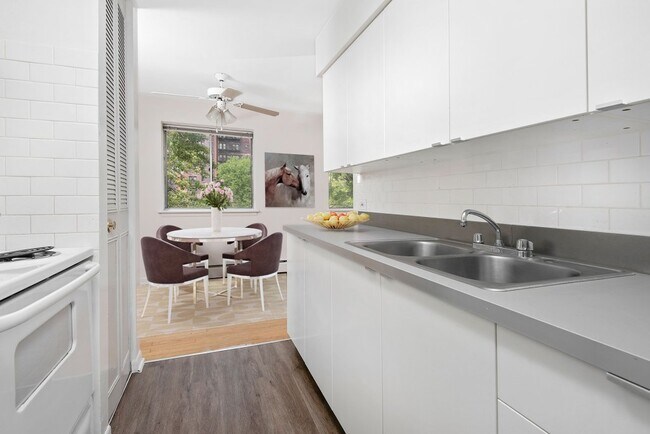 Cocina de 1 dormitorio y 1 baño