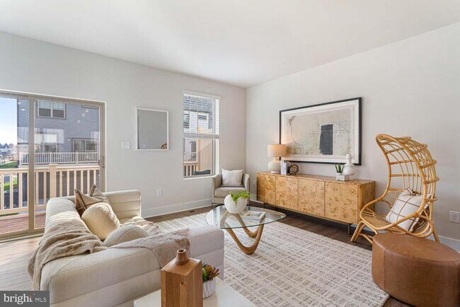 Photo - 250 Monroe Ave