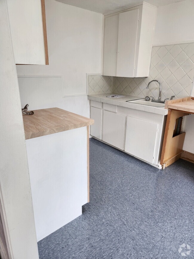 Building Photo - 105 W Avenue H Unit 103 Rental