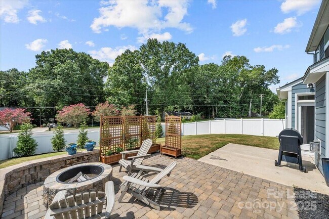 Photo - 102 Cokesbury Rd