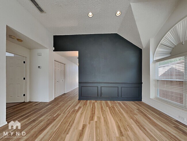 Photo - 951 Freshwood Ct