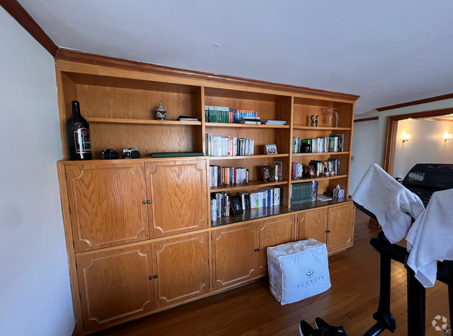 Building Photo - Move In July 1st 2025! 2 Bedroom 2 bath - ... Unit #2 -1011 Central, Wilmette, Il Rental
