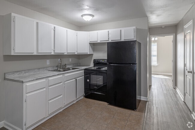 1BR, 1BA - 825SF - Kitchen