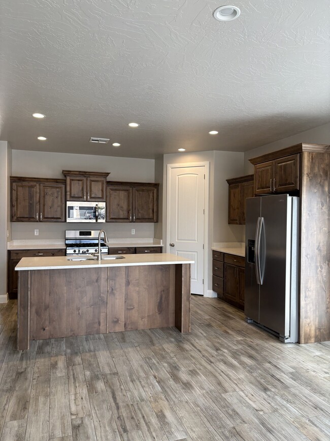 Photo - 3519 175 N St