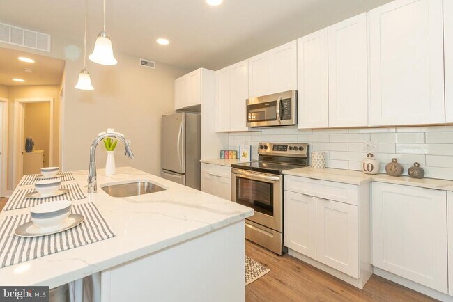 Photo - 2220 Master St Unit 1