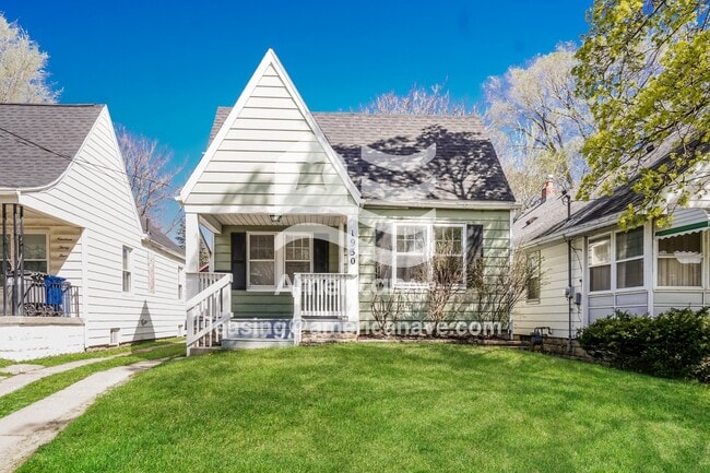 Building Photo - 1930 Loxley Rd